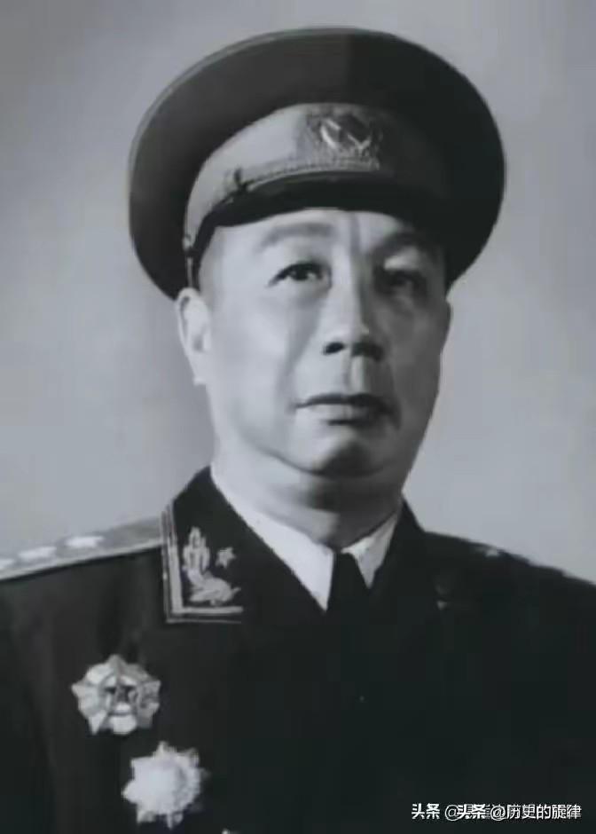 1980年，71岁开国上将陈士榘离婚，相伴四十年，终究败给岁月与遗憾
 
198