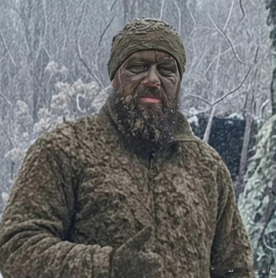 俄军又一名小强出现。一名呼号“库尔加”的俄军士兵在乌克兰哈尔科夫州“灰色区域”作