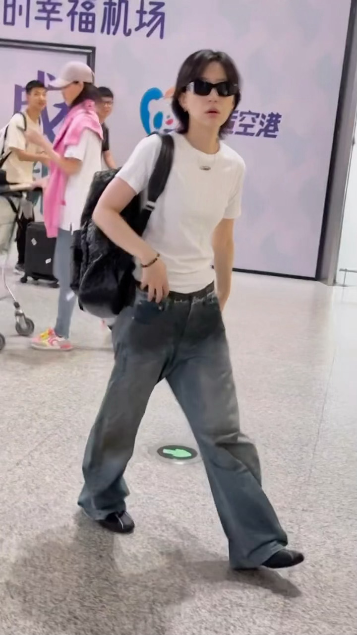 李斯丹妮就硬帅！ ​​​