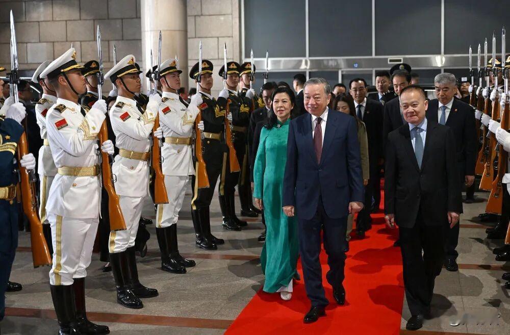 苏林两乘中国复兴号！北京→广西 2400 公里高铁行程，意义不一般
连续两趟高铁