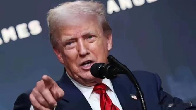 特朗普怒火冲天:“如果卡尼州长认为他可以将加拿大变成中国的‘卸货港’，将货品带进