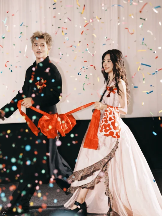 磕司我廖！我给陈飞宇王影璐拍了中式大婚