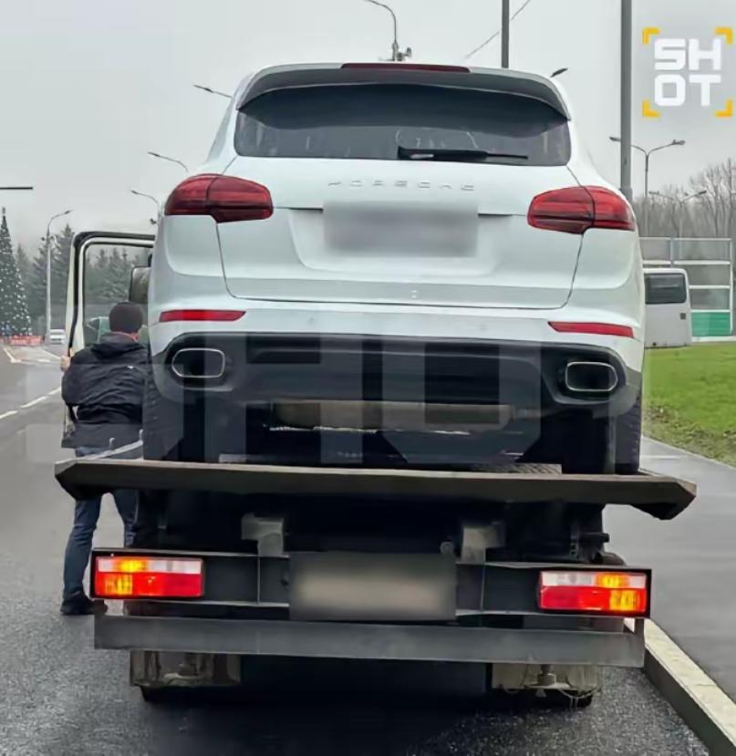 俄罗斯发生前所未有一幕，足以让中国提防。
 
全俄罗斯有数百名的保时捷车主，近期