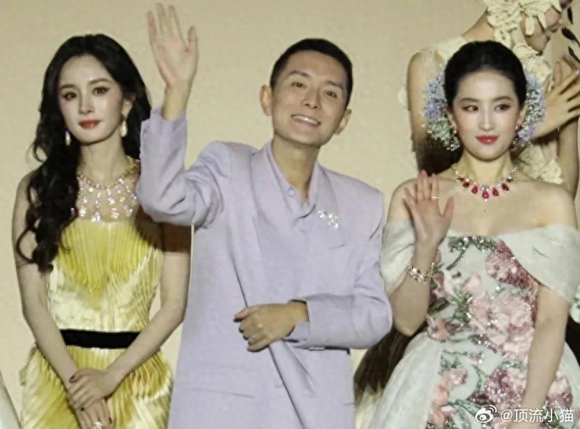 同框零交流太戳人，一张合照拉开两人底气差距 