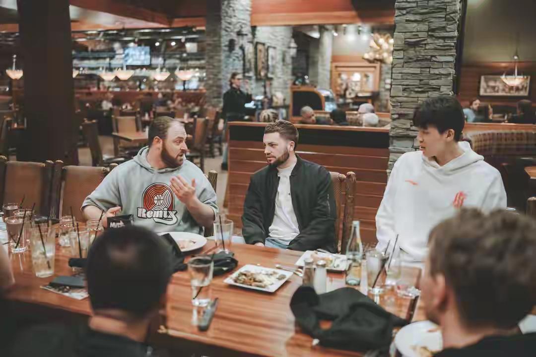 开拓者新老板来了，杨瀚森春天来啦！杨瀚森球打得越来越好、主要是高情商，会做人、开