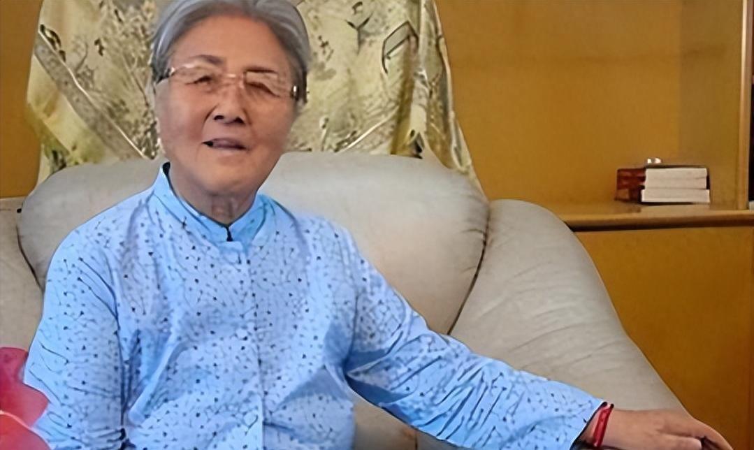 1985年梁兴初将军去世后，其妻子向中央提出唯一请求，中央很快批复同意，这是什么
