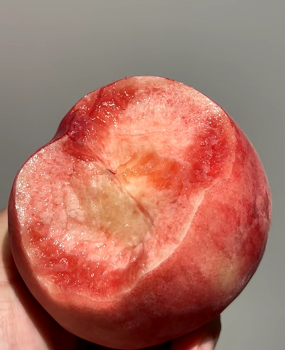吃桃子也有南北方差异这有什么差异？不是从袋子里拿出来，洗洗就吃？尤其是那个脆桃，