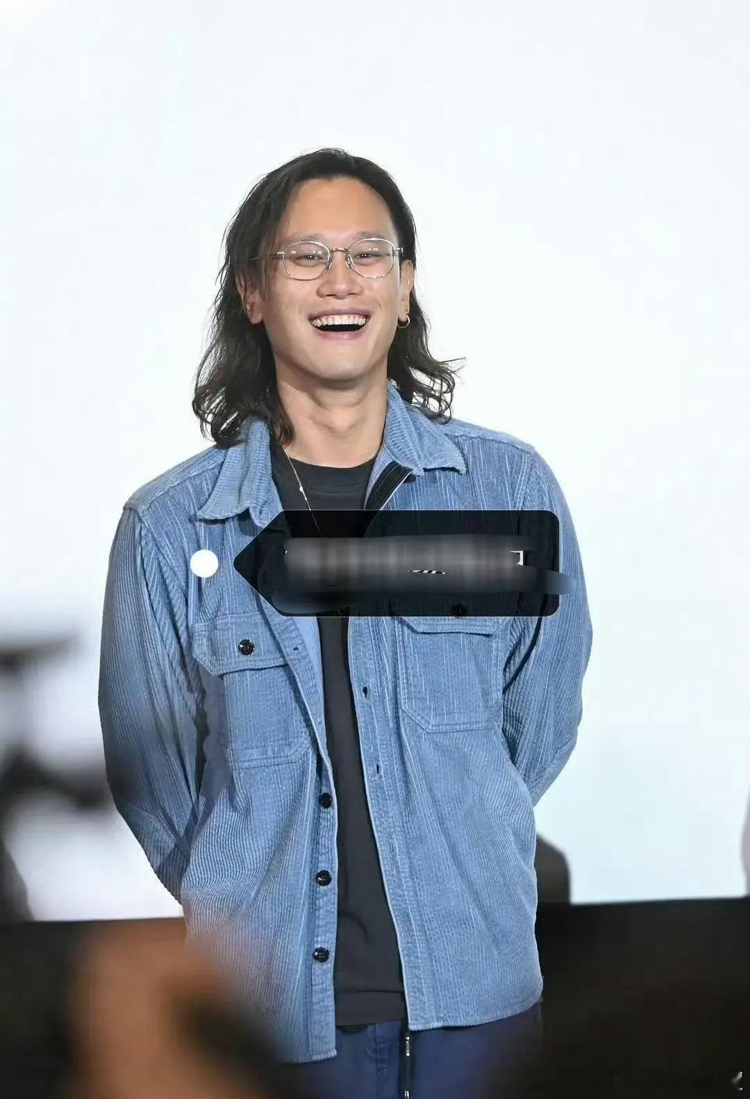 人突然开始爱美了，必定是谈恋爱了 