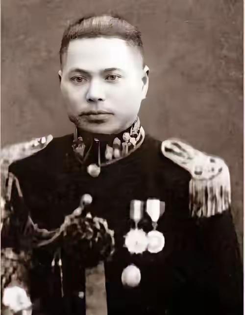 解放前我党一特工将被处决，房东送断头饭时悄声道：这饭要仔细吃

那个特殊的年头里