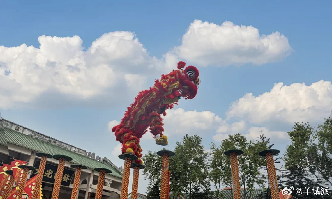 【羊晚快评丨文旅融合助力“百千万工程”，绘就乡村振兴新图景】在刚刚过去的“五一”