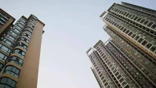 专家贾康呼吁：一二线城市应尽快取消限购
贾康，曾担任财政部财政科学研究所原所长，