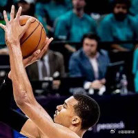 NBA  5月23日，圣安东尼奥马刺主场不敌俄克拉荷马雷霆，大比分1-2落后。本