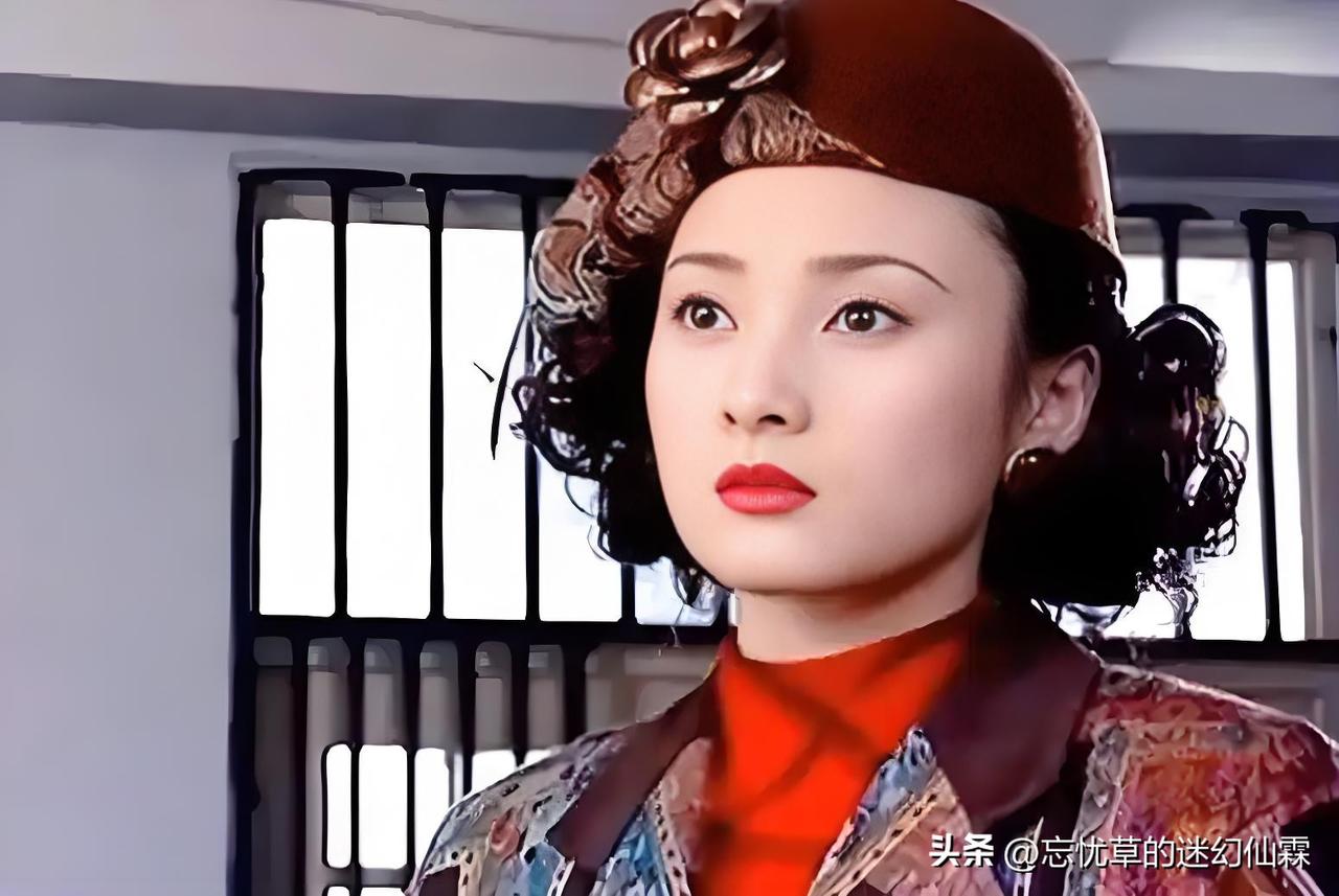 顾曼璐是脑子有坑吗？牺牲自己下海做舞女，养着一大家子吸血鬼，还要被一大家子看不起