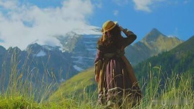 95后同事怀了二胎，准备去香港花钱查性别。
她第一胎是个儿子。这次她的态度很明确