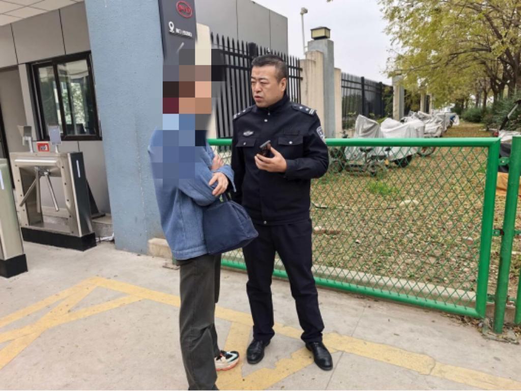 高新民警火速拦截网络诈骗 保住群众财产8万余元
11月10日，草堂派出所与反诈中