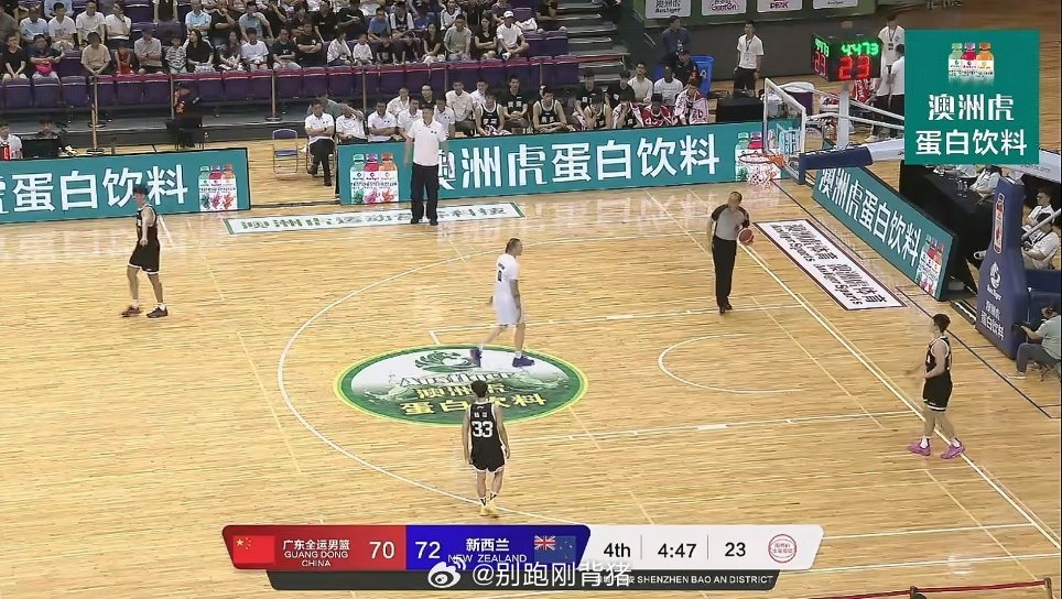 这定点防守和篮板球，局面稍微乱一点，就对不上人就不知道怎么防了。杨溢篮下抢篮板直