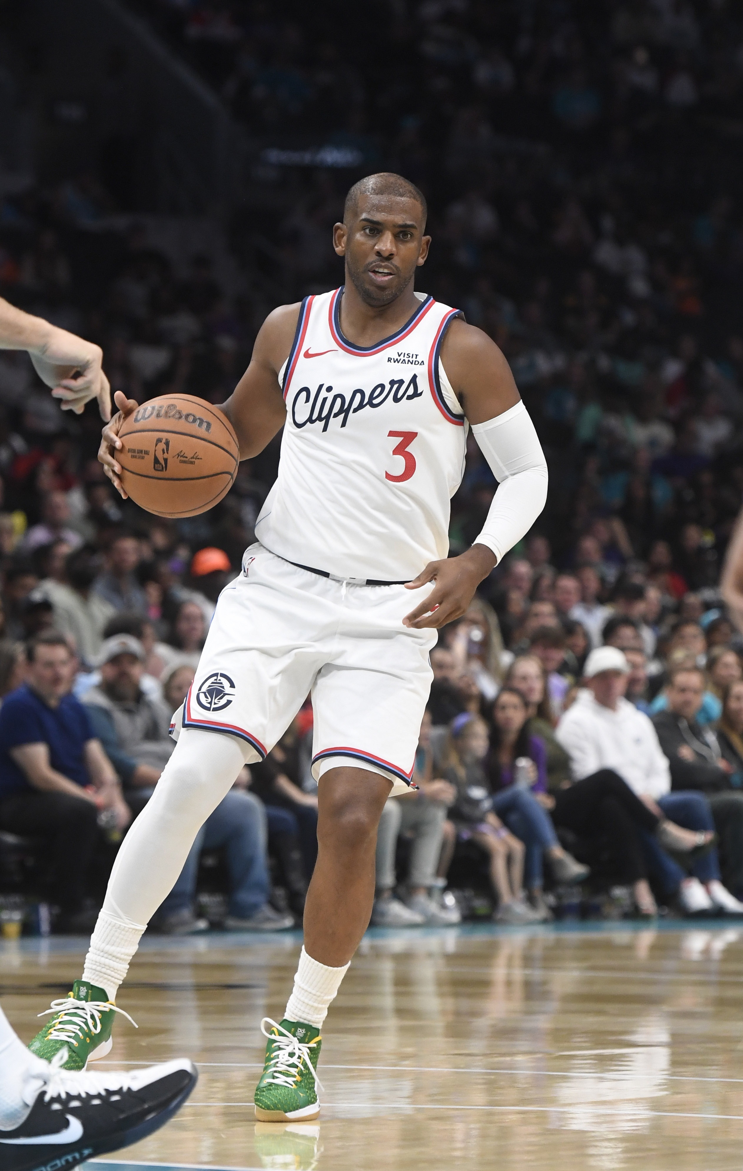 保罗接受了名记Chris Haynes的采访表示，在离开快船后，他不排除为其他球