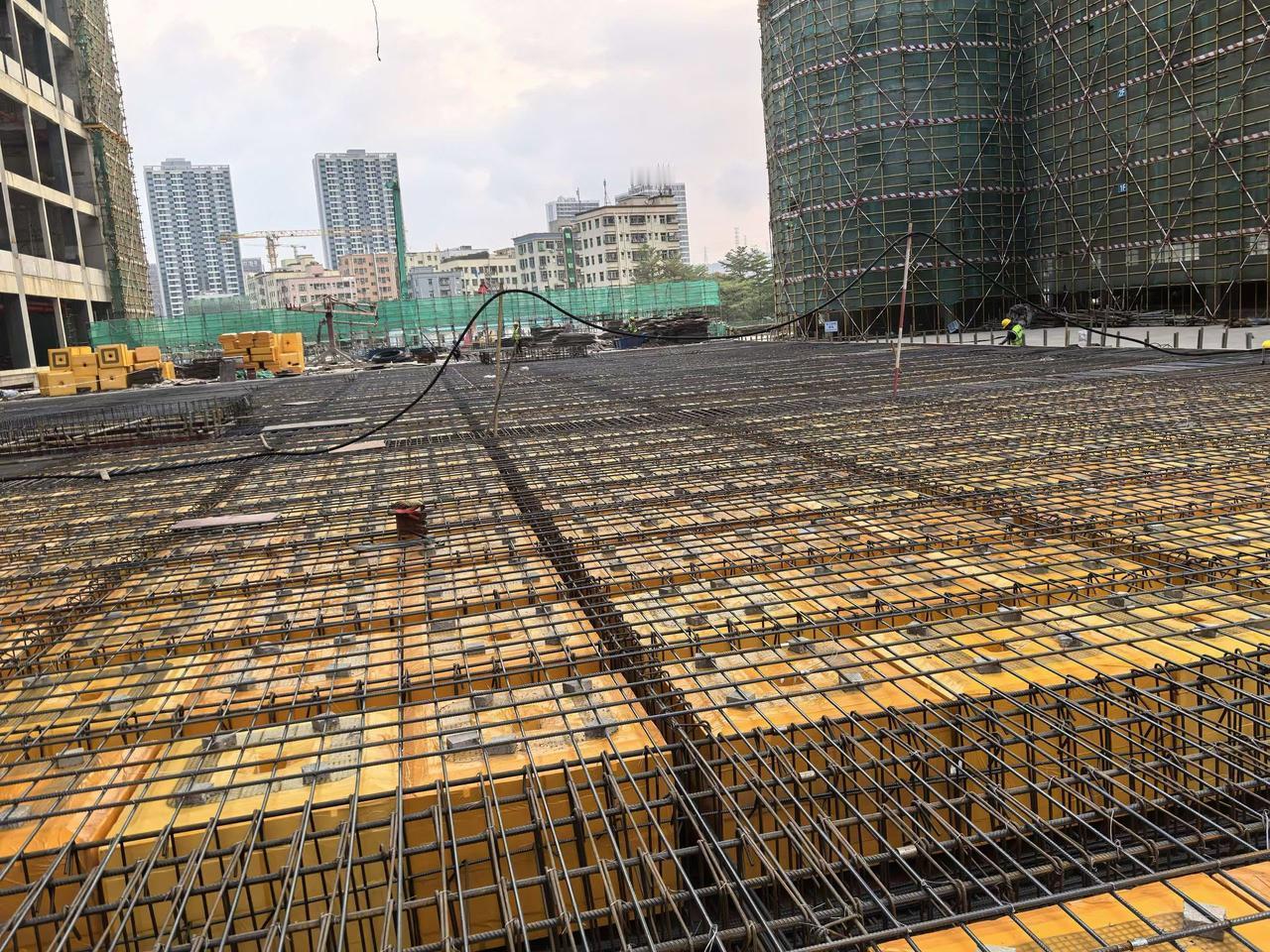 已经厌倦建筑生活了，每天都在投标，除了写施工组织设计，还是写施工组织设计，编制总