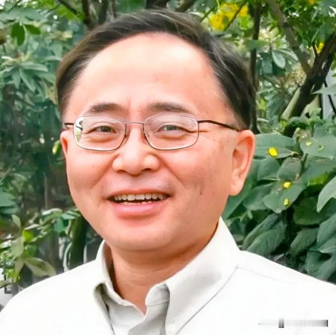 烈士江姐的儿子彭云定居美国后，曾有中国记者问他为什么不肯回国？可没想到，他的回答