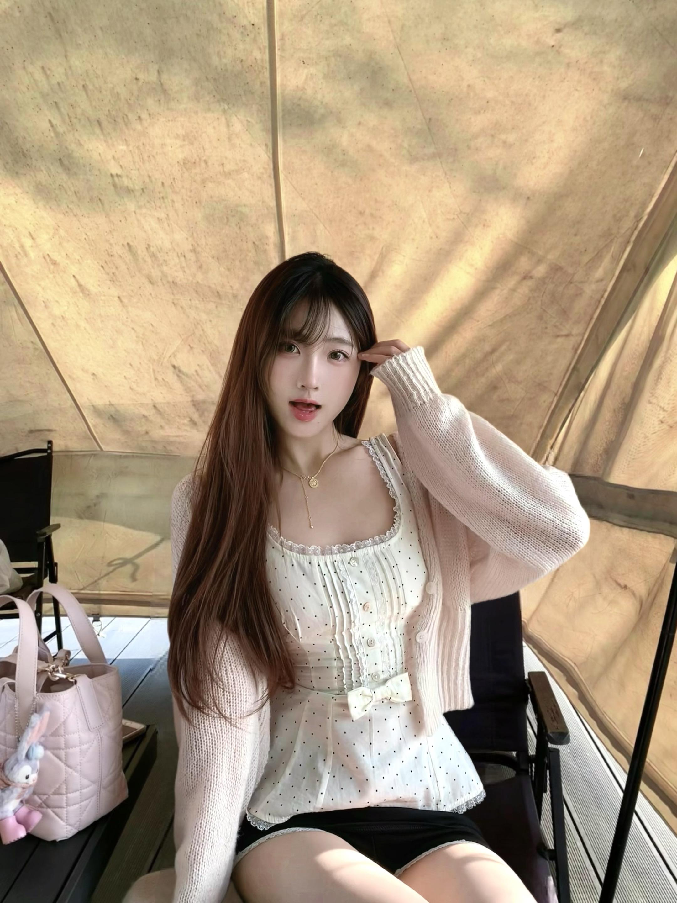 Eddy 哥 我的眼神够傻吗 可以一下飞机就被关起来拿到大结果吗
