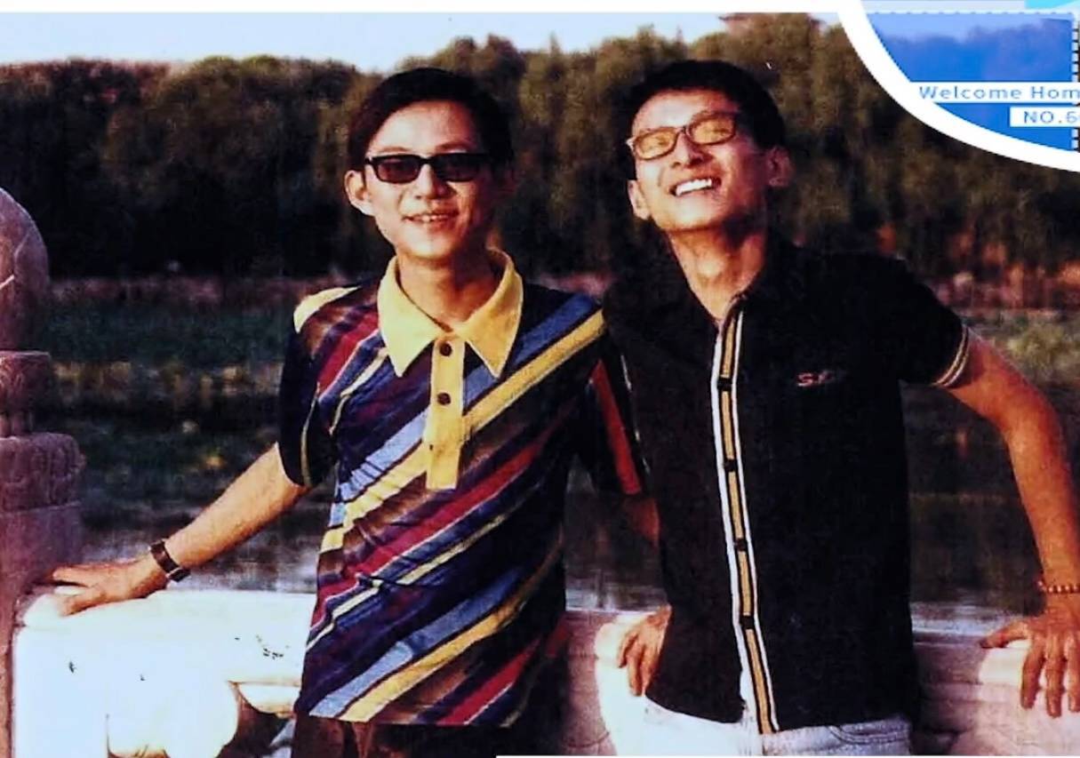 何炅维嘉搞得人也心酸酸的没见过何炅维嘉哭成这样过 台上常年输出欢笑的两人，这次彻