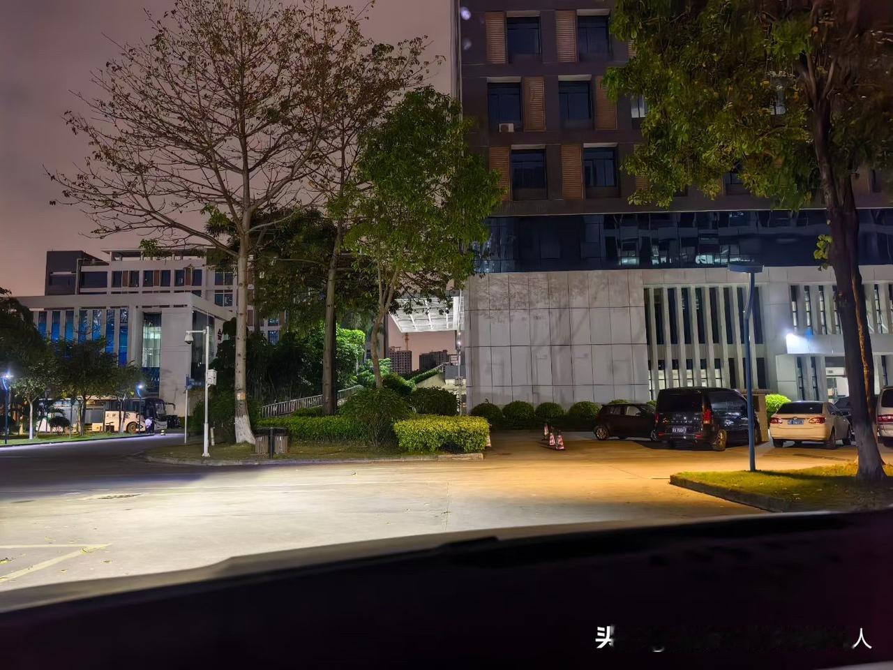 突然感慨，80后真的太难了，
不是抱怨，就是突然心里一阵感慨😮‍💨

咱们8