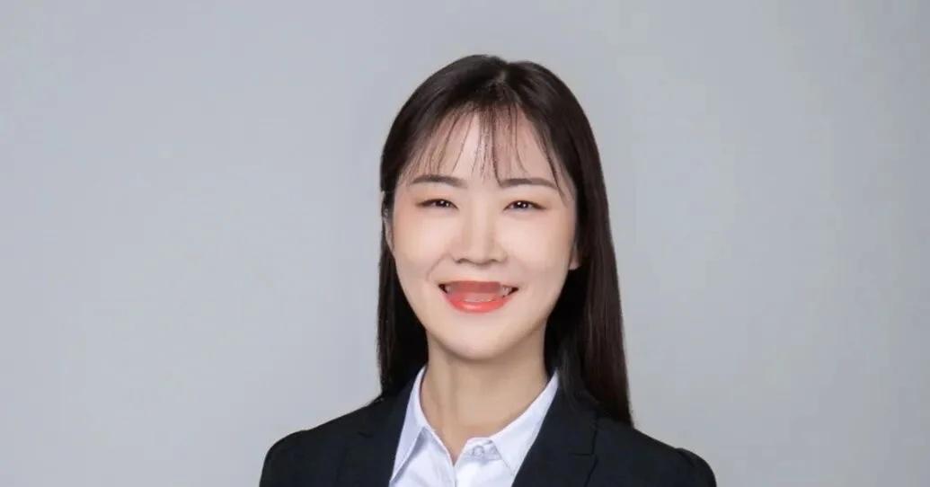 33岁刘灿，破格晋升大学教授
11月12日，中国人民大学微信公众号发布《3年，她