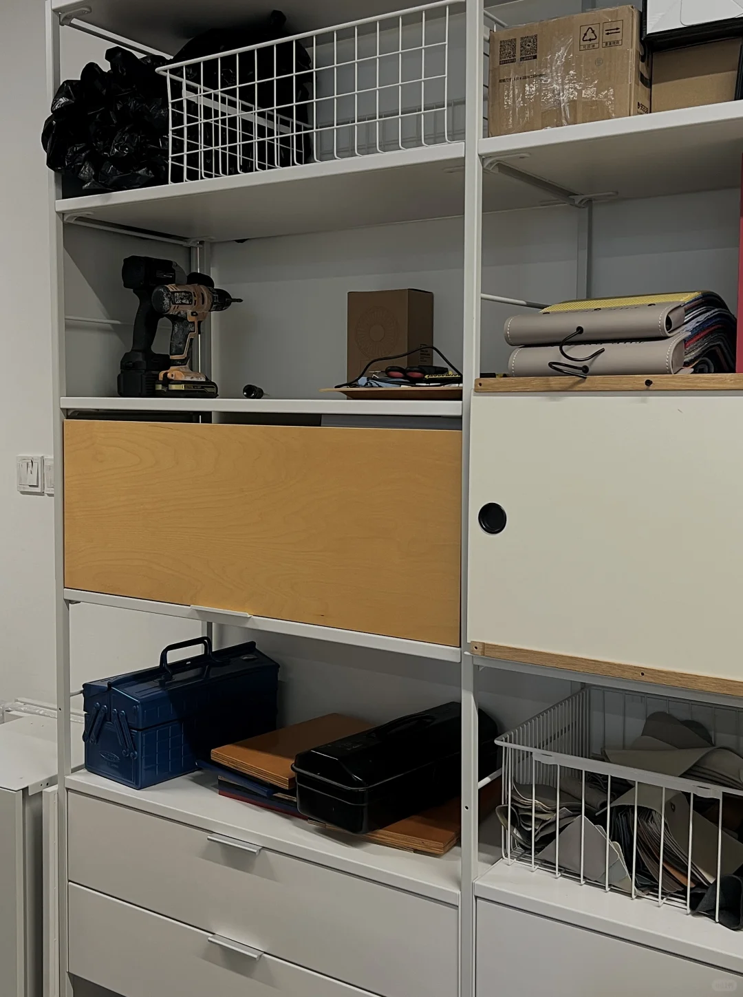 一方面试样品，一方面也是给工作室加收纳