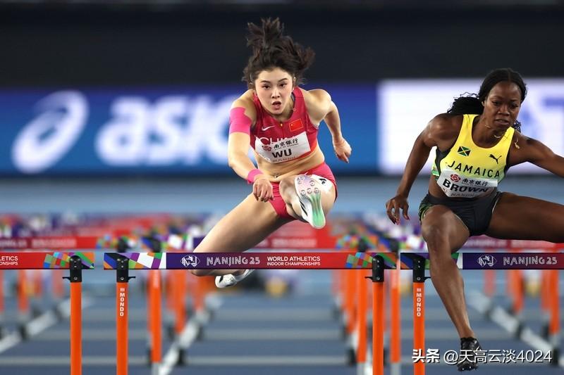 战胜吴艳妮的刘景扬说练田径已20年 11月19日晚十五运会女子100米栏决赛，2