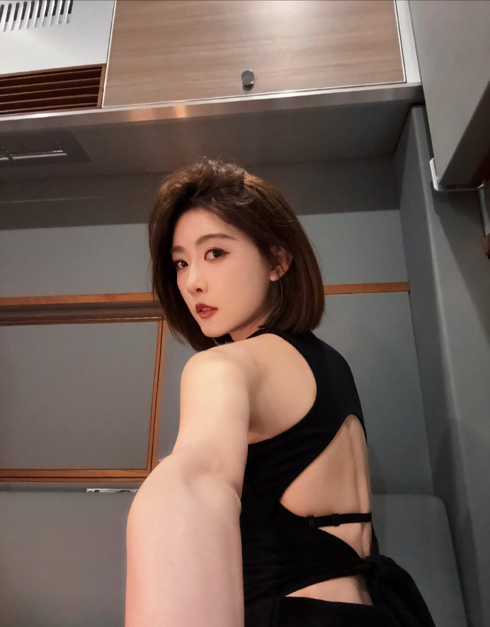 聂小雨聂小雨[超话]美女 ​​​