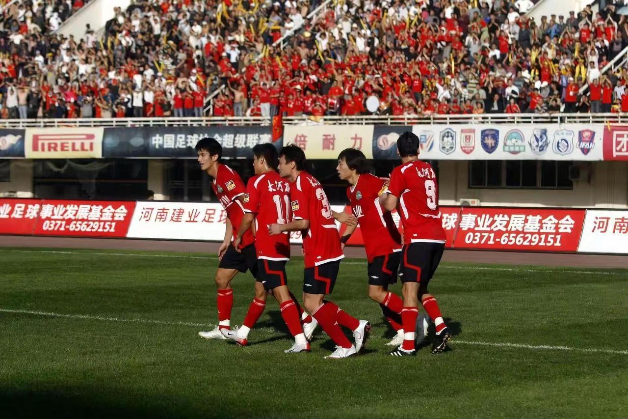 回忆杀。真实生活分享计划 ，昨天发了一张河南建业2009赛季的首发照片，给河南的