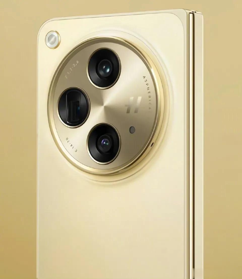 OPPO Find N3渲染图你们应该都看过了，但是对比前两代OPPO Find