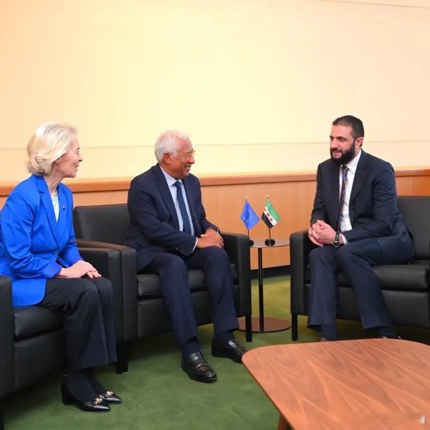 美国纽约，欧理会主席和欧委会主席与朱拉尼会面。在朱拉尼面前，他俩表现得像新兵蛋子