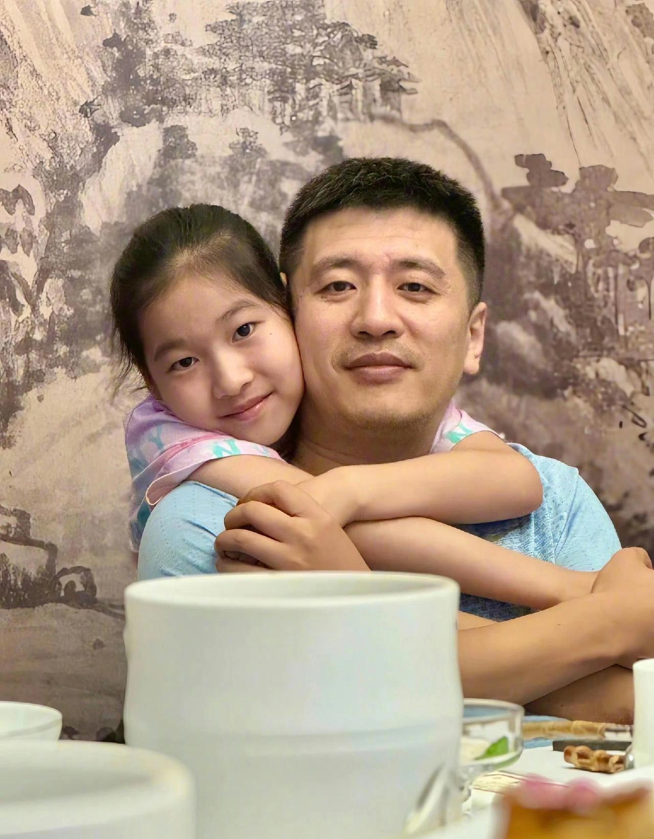 张雪峰曾说他给女儿攒下了够花一辈子的财富，很骄傲自己能让女儿财富自由，保障她未来