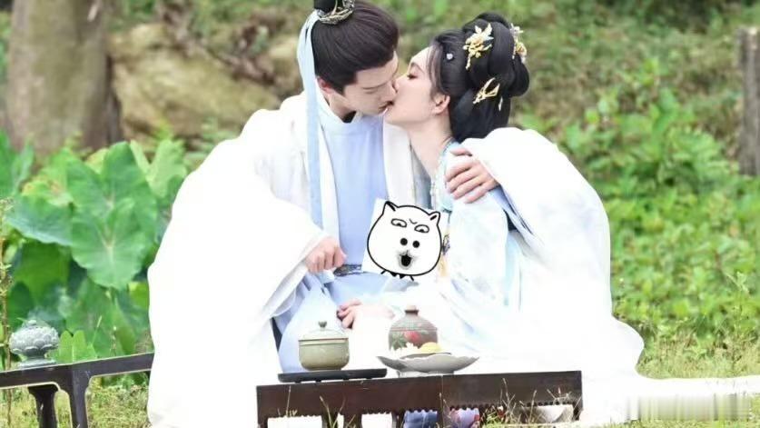 孟子义李昀锐花园吻孟子义李昀锐尚公主花园吻孟子义李昀锐尚公主花园吻，绝了，[太开