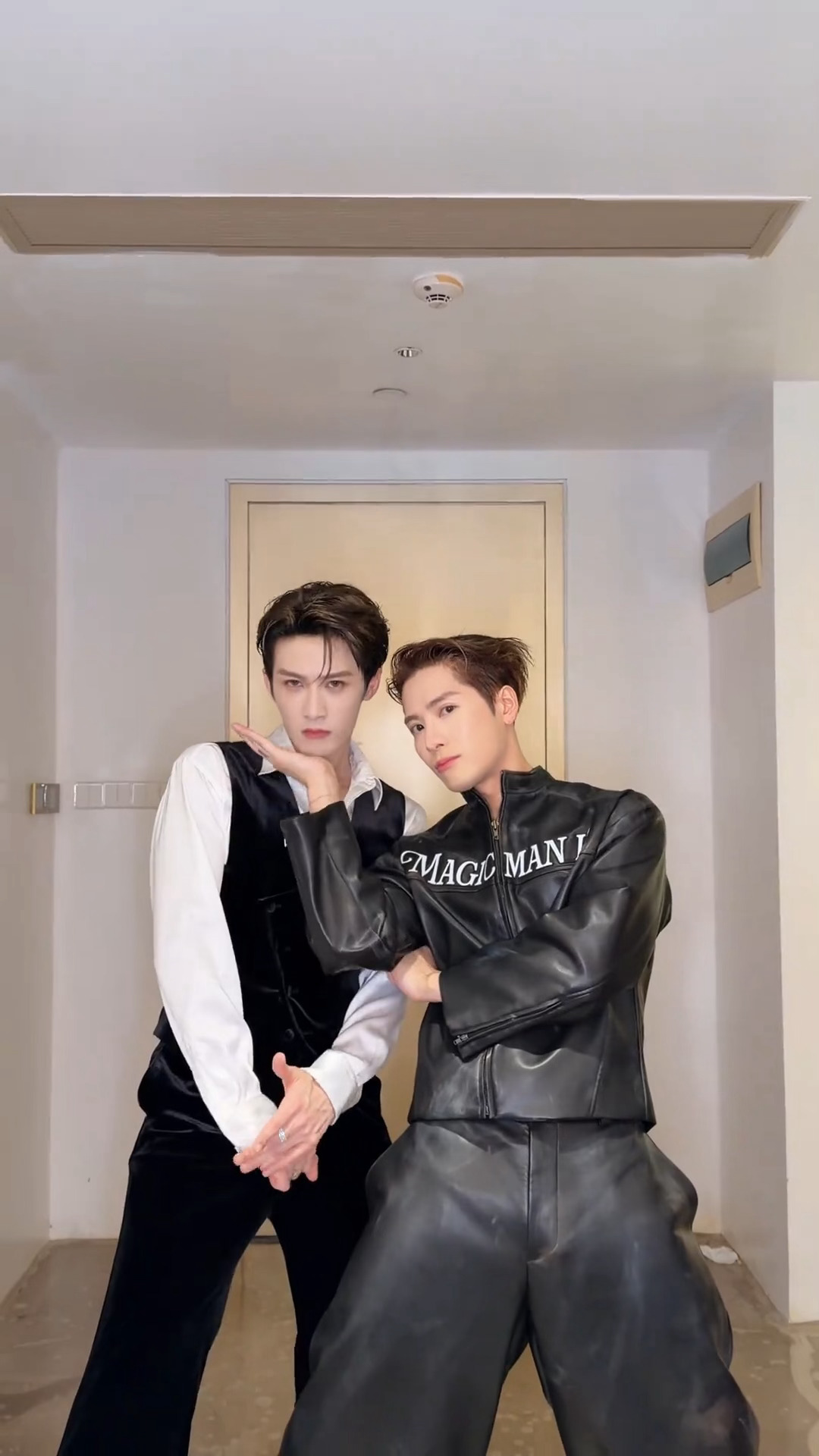 檀健次 王嘉尔《PROOF》默契手势舞 檀健次王嘉尔PROOF手势舞