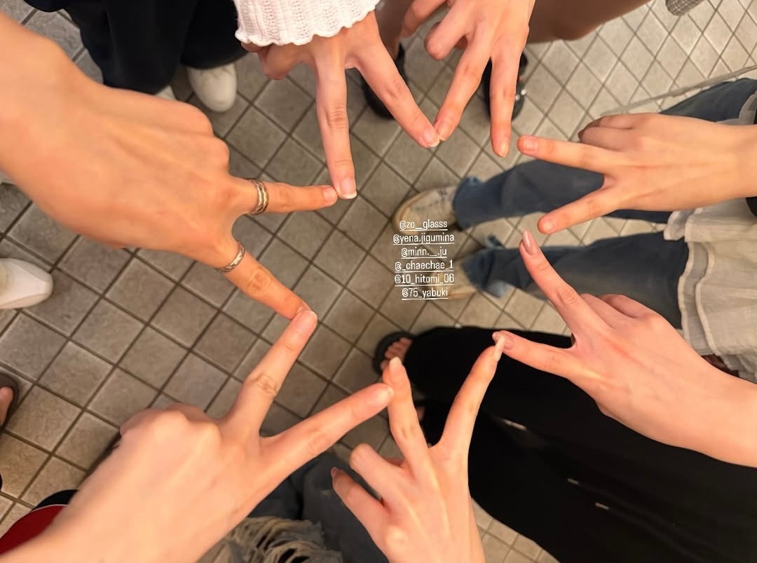 柔理 & YENA & Nako & 恩妃 & Hitomi & 珉周 & 采源