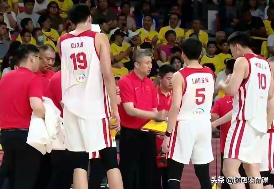 中国男篮两场热身赛之后，身价将爆漲的四位置球员:

1.王俊杰(大学生)--20