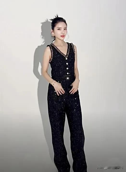 杜淳老婆王灿，美若天仙，这张脸真的很适合拍戏#杜淳老婆正面照#