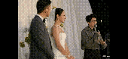 笑死个人，毛不易参加同学婚礼，被网友蛐蛐“人家秋雅结婚呢，你搁那儿又唱又跳”[捂
