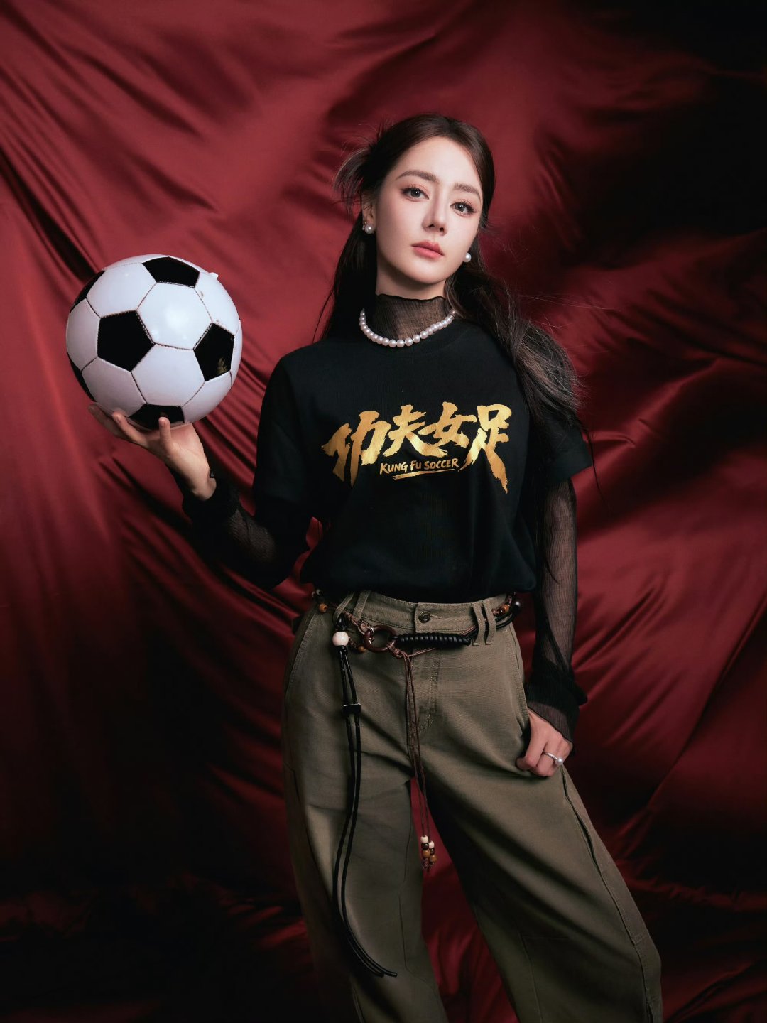 迪丽热巴回复周星驰的情商周星驰说大美女晒黑了是很严重的事采访里周星驰心疼迪丽热巴