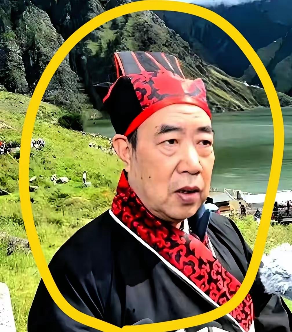 谁能告诉我这到底是为什么？
鲁迅先生的贡献难道还没有贾平凹的大吗？
前两天翻看侄
