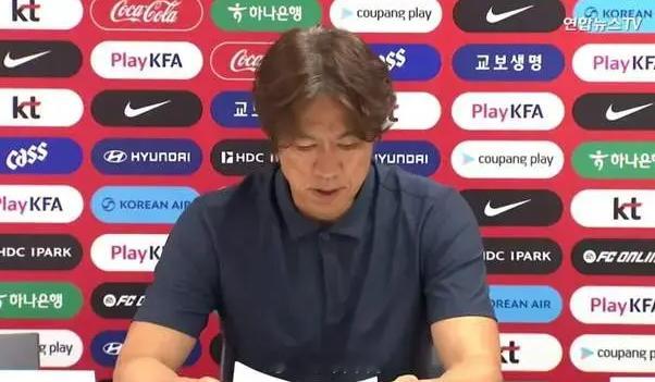 国家队成绩不佳，主教练引咎辞职。这事放一般国家，肯定是体育界的大事。但放在韩国，