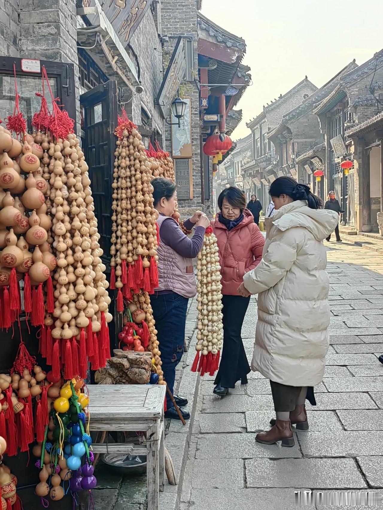 周日自驾淄博，游玩免费新晋5A周村古商城，品尝特色美食丁家煮锅，打卡中国最美书店