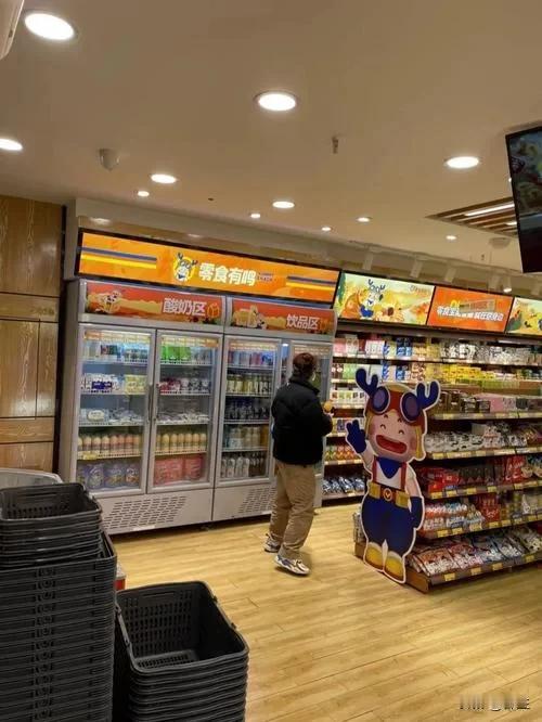 堂妹在零食店做收银，她跟我说了零食店三个真相。
第一：称是AI识别的，不会百分百