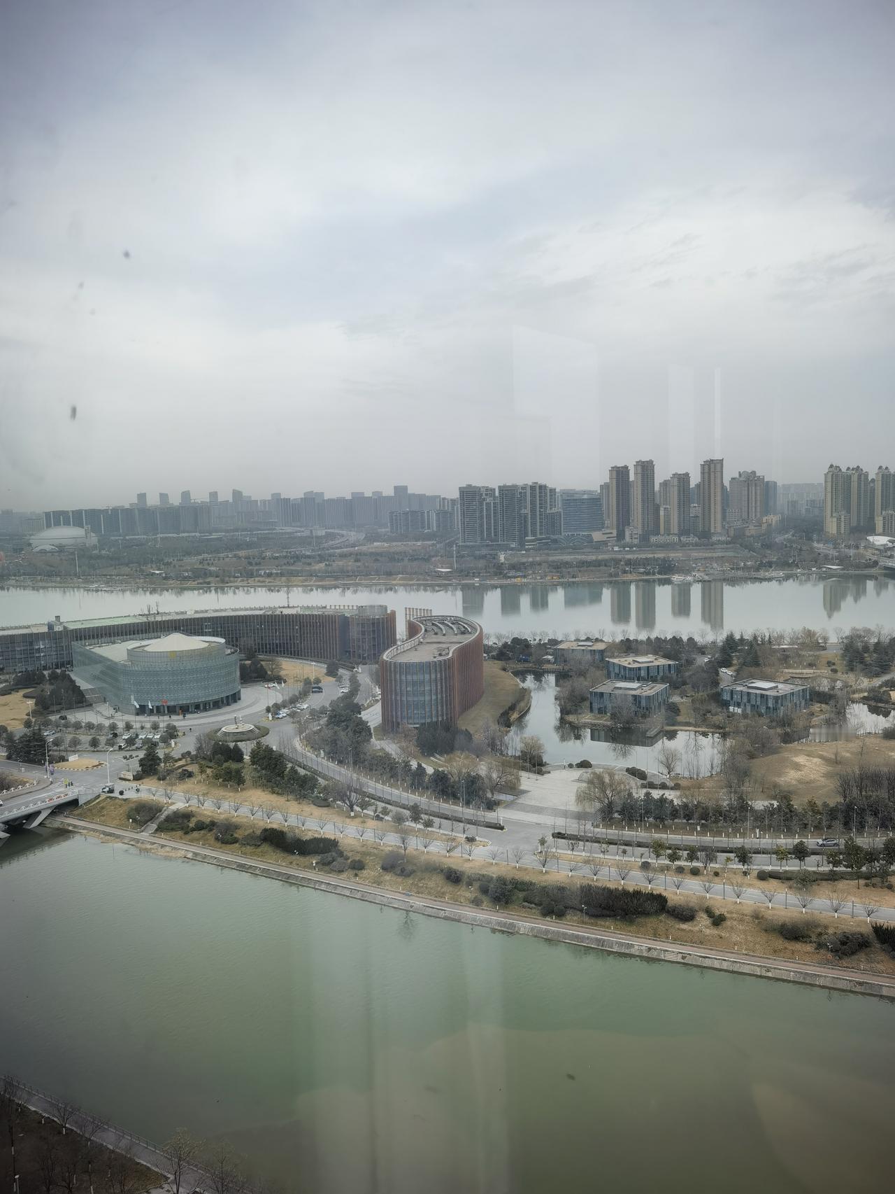 西安称得上大都市吗看看西安的“后海”景色！十四运场馆尽收眼底！各位看看“后海”周