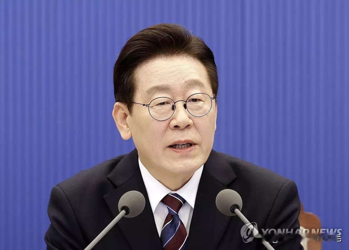 2月26日，韩国总统李在明强调韩方应坚守和平与稳定目标，持续通过对话增进互信，坚