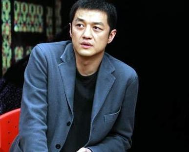 李亚鹏还爱王菲？醒醒吧，你活在回忆里，人家早跟谢霆锋翻篇了
李亚鹏发了个视频。