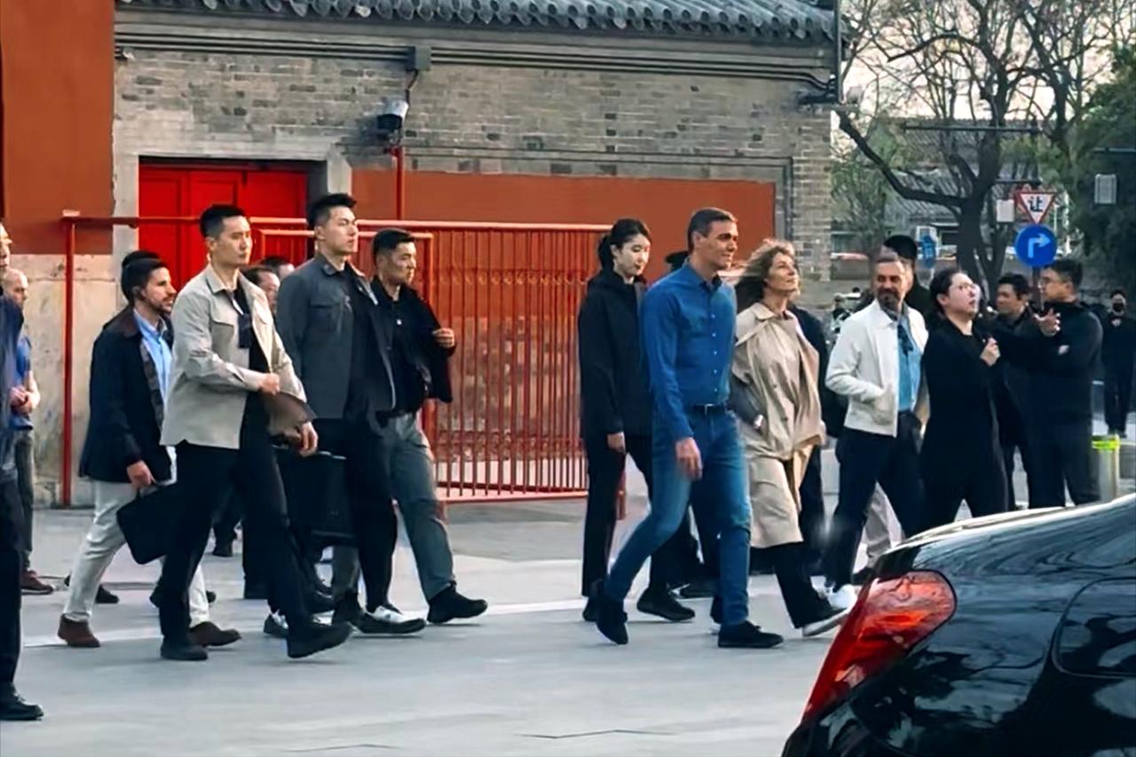 4月11日，北京的天气晴朗又舒适，非常适合外出游玩，而在这一天，北京也迎来了一个