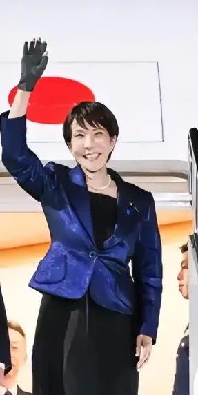 中日军事力量对比如何真别拿日本跟咱们比，早就不是一个量级了！现在的中国，航母下饺
